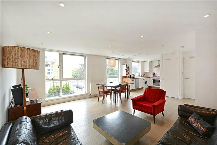 3 Bedroom Apartment To Rent In Mansford Street, Bethnal Green, London, E2