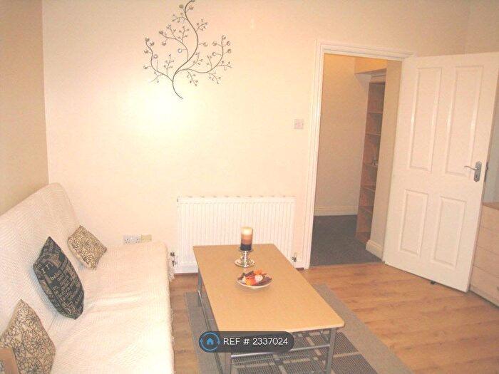 1 Bedroom Flat To Rent In Grove Road, London, E11