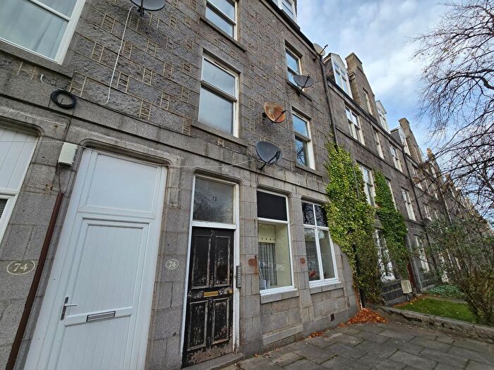 2 Bedroom Flat To Rent In Walker Road, Torry, Aberdeen, AB11