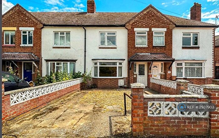 3 Bedroom Semi-Detached House To Rent In Silverwood Close, Cambridge, CB1