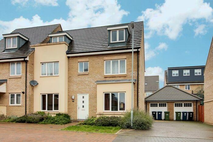 5 Bedroom Semi-Detached House To Rent In Clark Drive, St. Neots, PE19