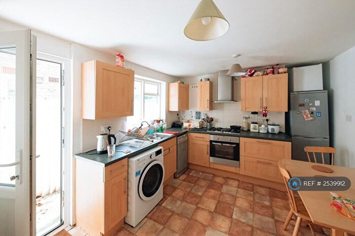 5 Bedroom Terraced House To Rent In Trafalgar Street, London, SE17