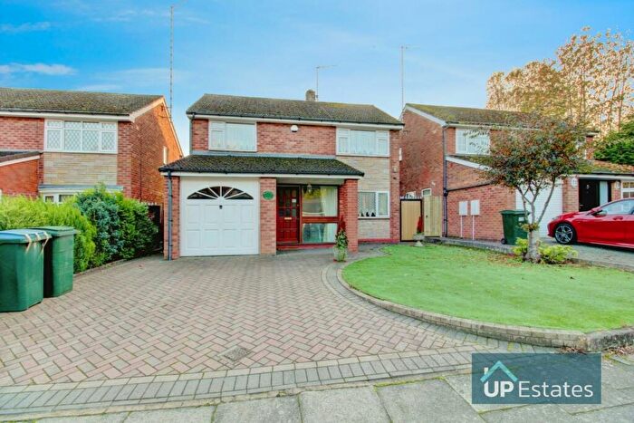 3 Bedroom Detached House For Sale In Mantilla Drive, Stivichall Grange, Coventry, CV3