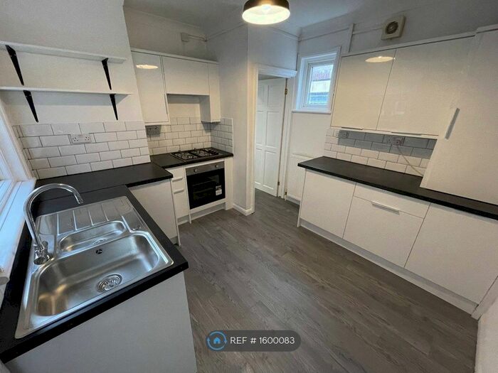 1 Bedroom Flat To Rent In Queens Road, Fareham, PO16