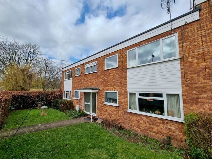 2 Bedroom Flat To Rent In Whateleys Drive, Kenilworth, CV8