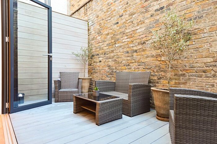 3 Bedroom Mews To Rent In Greek Street, London, W1D