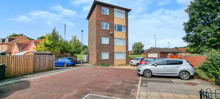 2 Bedroom Maisonette To Rent In Hawkshead Place, Newton Aycliffe, DL5
