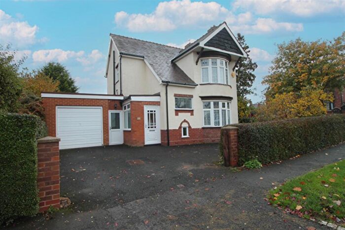 3 Bedroom Detached House For Sale In Douglas Road, Halesowen, B62
