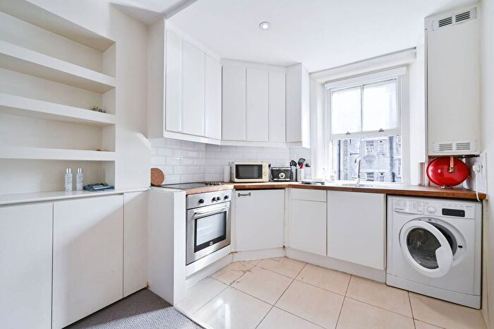 2 Bedroom Flat To Rent In Charlotte Place, Fitzrovia, London, W1T