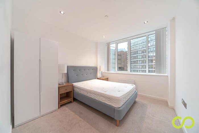 1 Bedroom Flat To Rent In Emerald House, Lansdowne Road, East Croydon, CR0