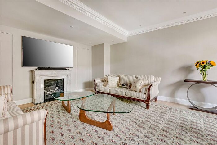 3 Bedroom Flat To Rent In Belgrave Place, London, SW1X