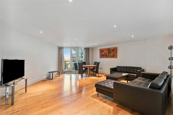 2 Bedroom Flat To Rent In Flagstaff House, The Tower, SW8