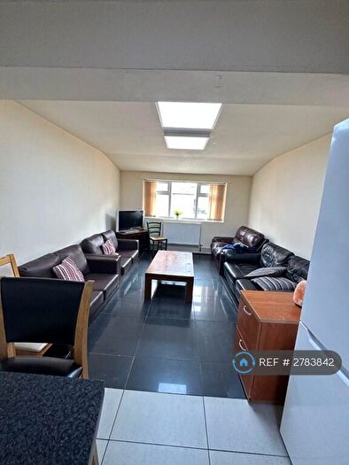 8 Bedroom Terraced House To Rent In Talbot Road, Manchester, M14