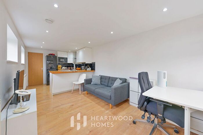1 Bedroom Flat For Sale In Hatfield Road, St. Albans, AL1