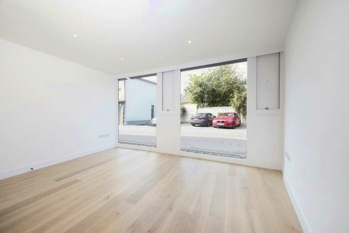 1 Bedroom Apartment To Rent In Pinnell Road Eltham, SE9