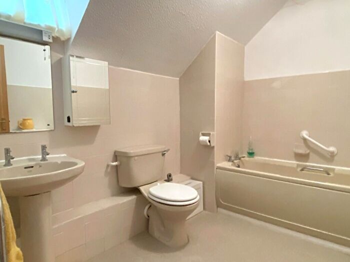 2 Bedroom Detached House For Sale In Cromer, NR27