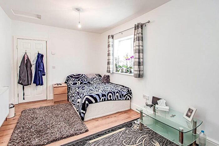 1 Bedroom Flat To Rent In St. Albans Road, Watford, Hertfordshire, WD24