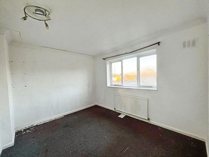 2 Bedroom Semi-Detached House For Sale In Sycamore Road, Carlton-In-Lindrick, Worksop, S81
