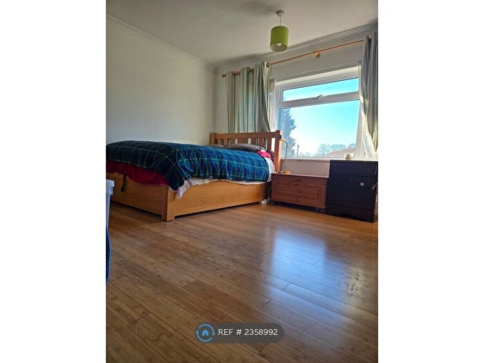 3 Bedroom End Of Terrace House To Rent In Finch Road, Reading, RG6