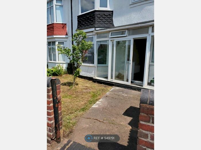 3 Bedroom Semi-Detached House To Rent In Forster Street, Smethwick, B67