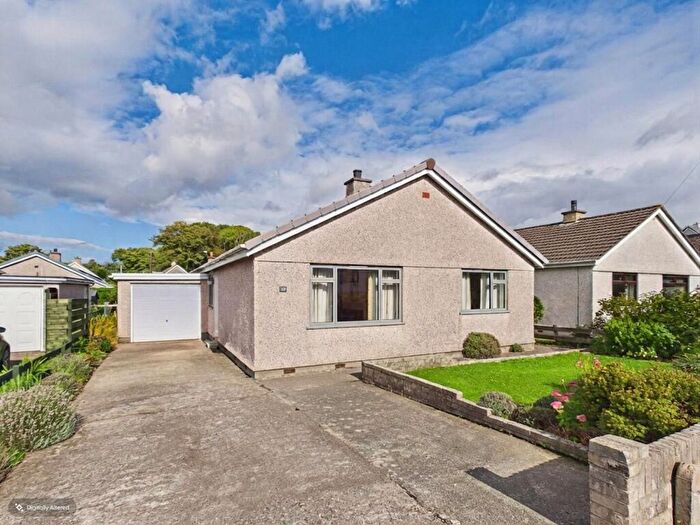 3 Bedroom Bungalow For Sale In Y Wern, Llanfairpwllgwyngyll, LL61