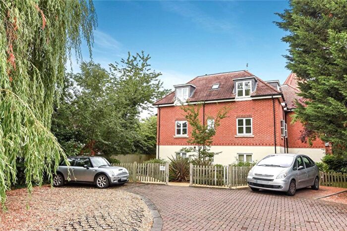 2 Bedroom Flat For Sale In Wessex Gate, Shinfield Road, Reading, Berkshire, RG2
