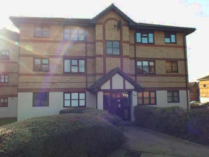 Studio To Rent In Osbourne Road, Dartford, DA2