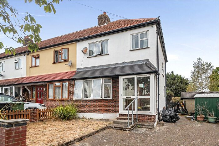 3 Bedroom End Terrace House For Sale In Compton Crescent, Chessington, KT9