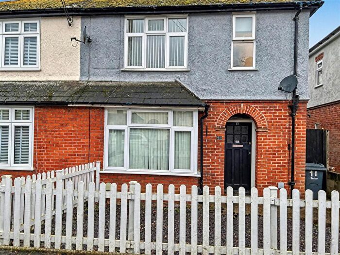 3 Bedroom Semi-Detached House To Rent In George Road, Braintree, CM7