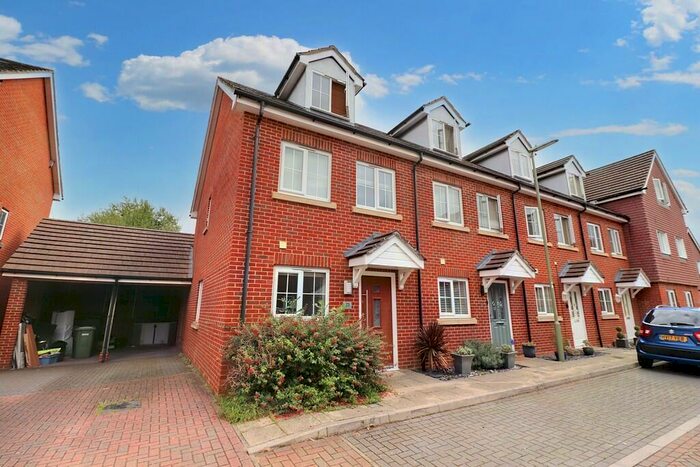 3 Bedroom End Of Terrace House To Rent In Watson Court, Southampton, SO30