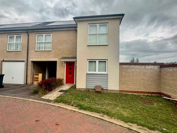 3 Bedroom House To Rent In Cranesbill Close, Cambridge, CB4