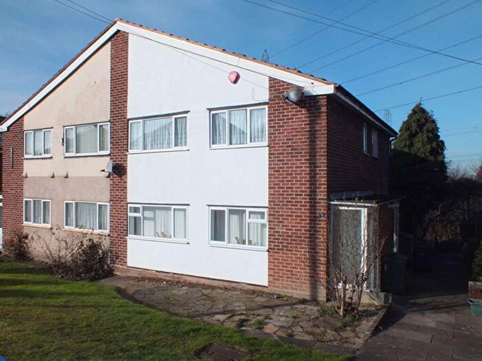 2 Bedroom Maisonette To Rent In Hillcrest Road, Great Barr, B43