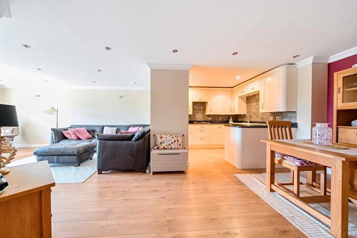 2 Bedroom Flat For Sale In Copers Cope Road, Beckenham, BR3