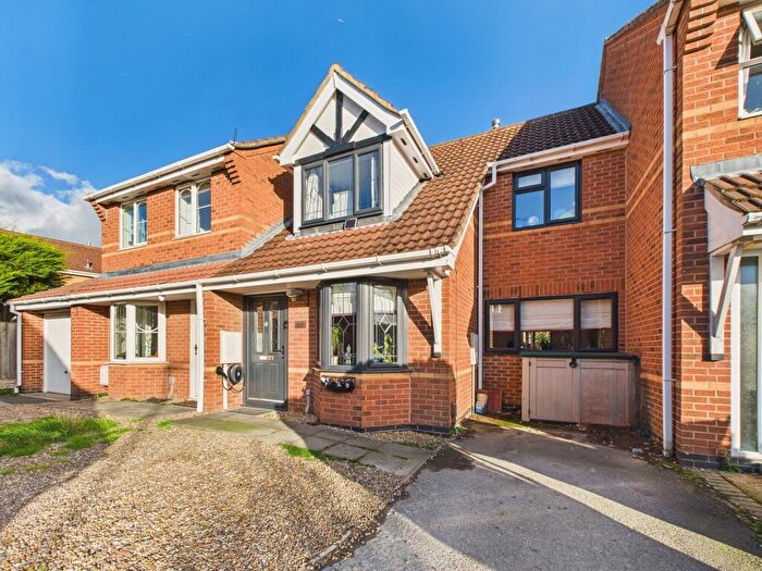 3 Bedroom Town House For Sale In Hollybrook Way, Littleover, DE23