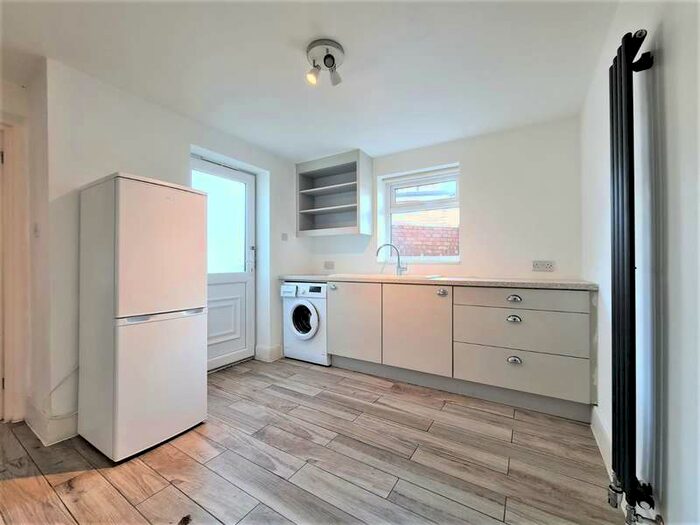 1 Bedroom Apartment To Rent In Petersfield Road, Staines-upon-thames, TW16