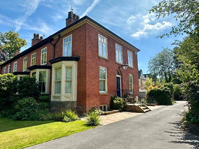 3 Bedroom End Of Terrace House To Rent In Northenden Road, Sale, M33