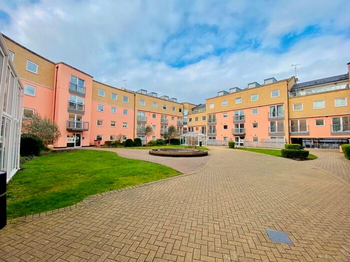 2 Bedroom Flat To Rent In Wooldridge Close, Bedfont, TW14