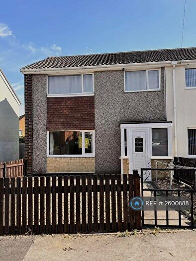 3 Bedroom Semi-Detached House To Rent In Ash Tree Approach, Leeds, LS14