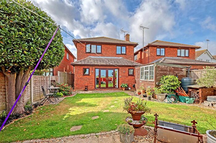 4 Bedroom Detached House For Sale In Seaview Drive, Great Wakering, Southend-On-Sea, Essex, SS3
