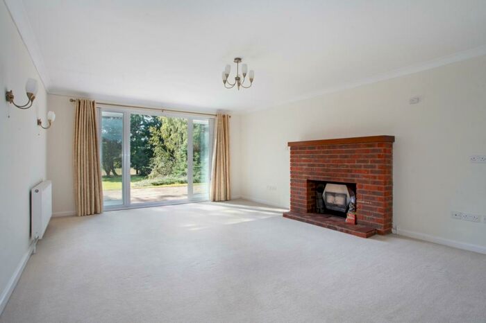 4 Bedroom Detached House To Rent In Clatford Lodge Anna Valley, SP11