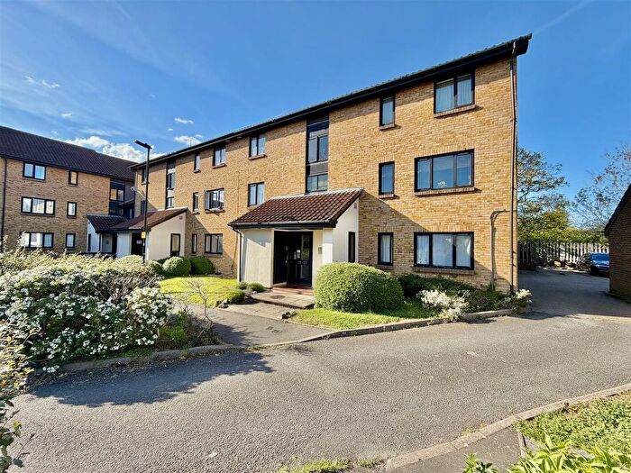 Studio To Rent In Badger Close, Feltham, TW13