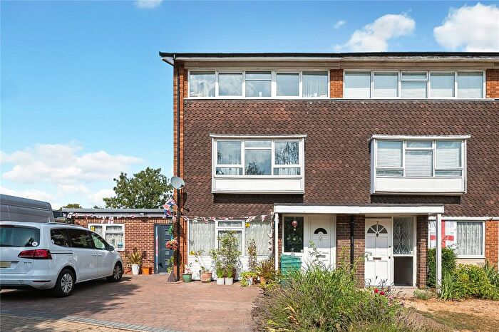2 Bedroom Maisonette For Sale In Beckett Walk, Beckenham, BR3