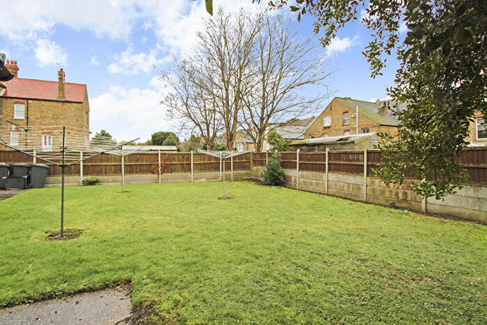 2 Bedroom Flat For Sale In Downs Park, Herne Bay, Kent, CT6