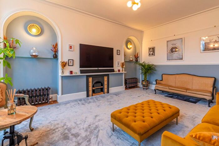 2 Bedroom Flat For Sale In Lansdown Place, Cheltenham, GL50