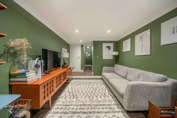 2 Bedroom Flat To Rent In Lower Mortlake Road, Kew, Richmond, TW9