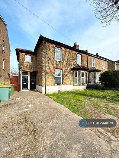 2 Bedroom Flat To Rent In Gladding Road, London, E12