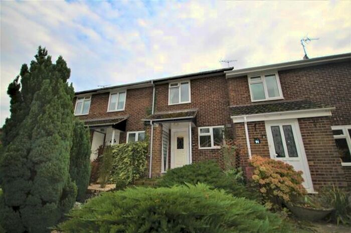 2 Bedroom House To Rent In Drake Close, Horsham, RH12