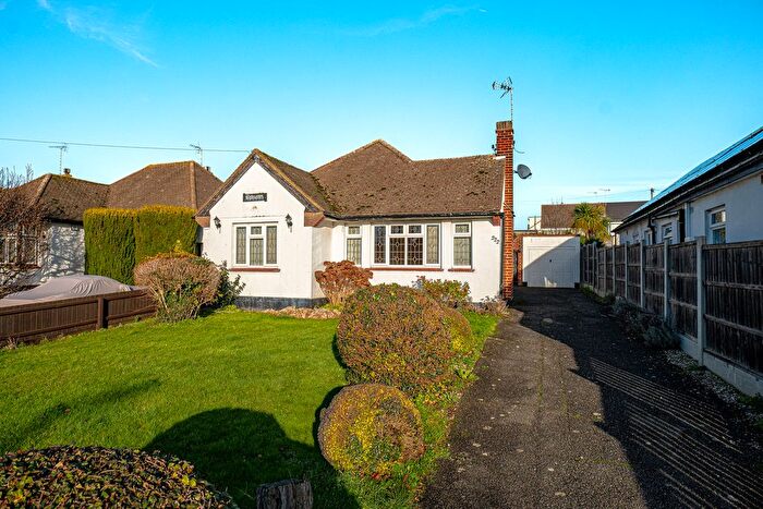 3 Bedroom Detached Bungalow For Sale In Rayleigh Road, Leigh-On-Sea, SS9