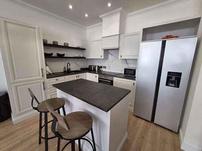 2 Bedroom Flat To Rent In Voyager House, Poole, BH15