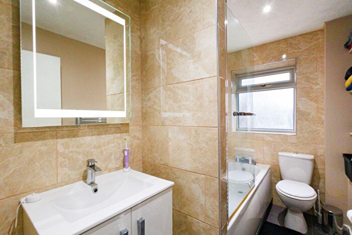 2 Bedroom Semi-Detached House For Sale In Boundary Close, Swindon, SN2